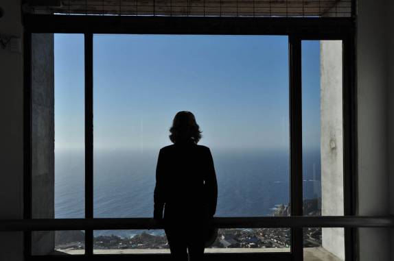 Admirando a vista do alto da Cruz do Milênio, em Coquimbo, região de La Serena, no Chile